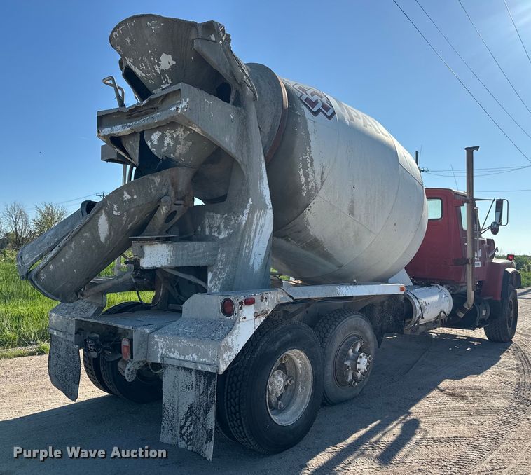 image for item DN3247 1989 Ford LT9000 ready mix truck