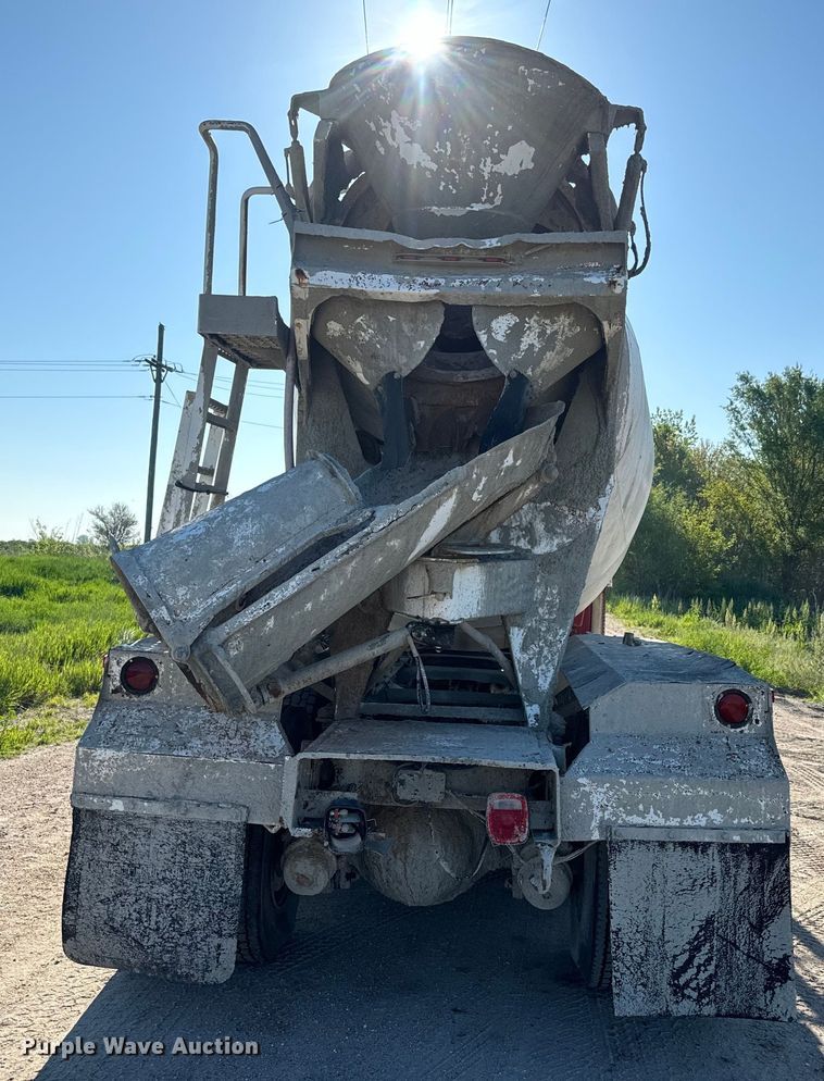 image for item DN3247 1989 Ford LT9000 ready mix truck