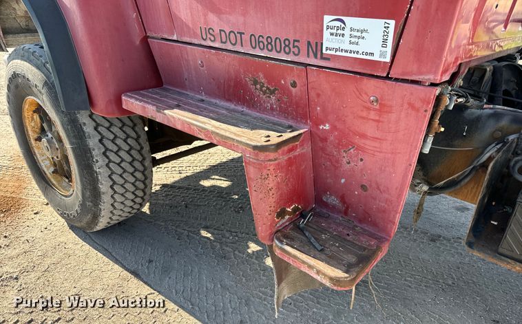 image for item DN3247 1989 Ford LT9000 ready mix truck