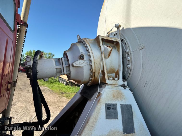 image for item DN3247 1989 Ford LT9000 ready mix truck