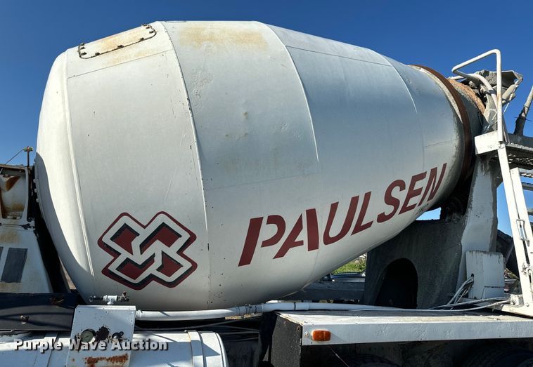 image for item DN3247 1989 Ford LT9000 ready mix truck