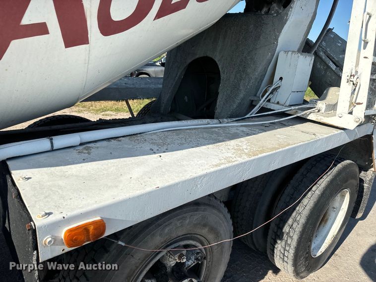 image for item DN3247 1989 Ford LT9000 ready mix truck