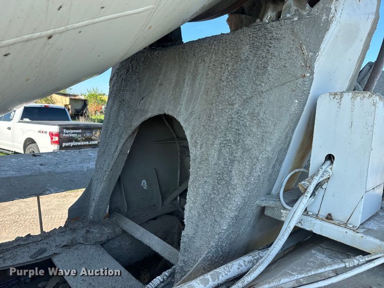 image for item DN3247 1989 Ford LT9000 ready mix truck