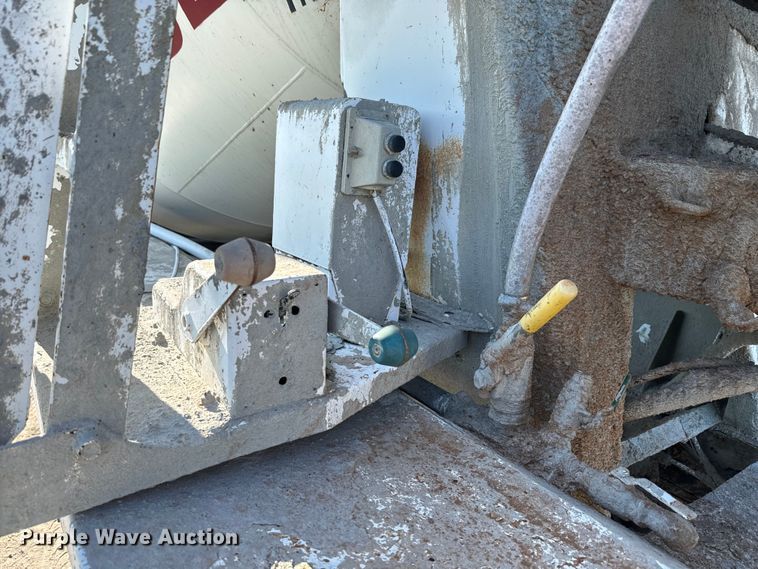 image for item DN3247 1989 Ford LT9000 ready mix truck