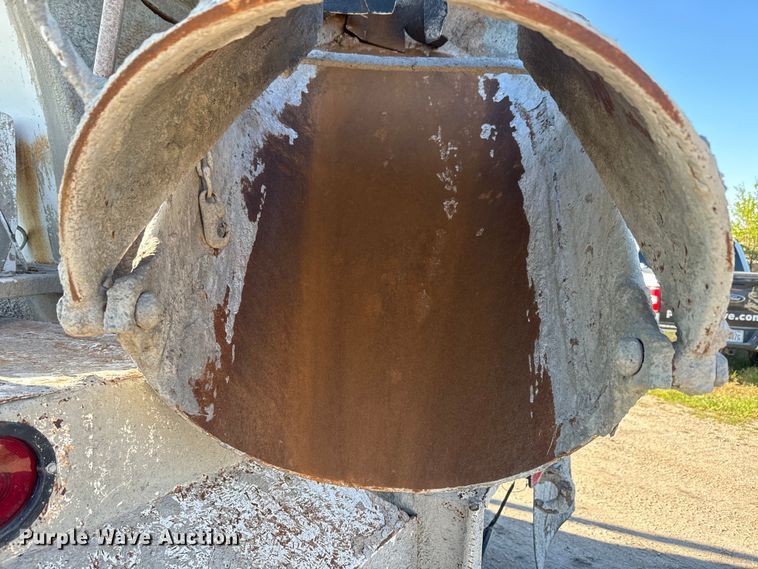 image for item DN3247 1989 Ford LT9000 ready mix truck