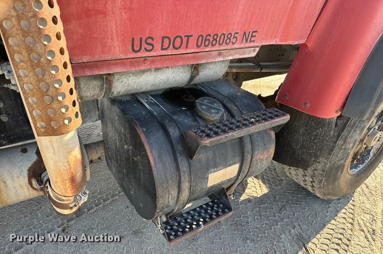 image for item DN3247 1989 Ford LT9000 ready mix truck