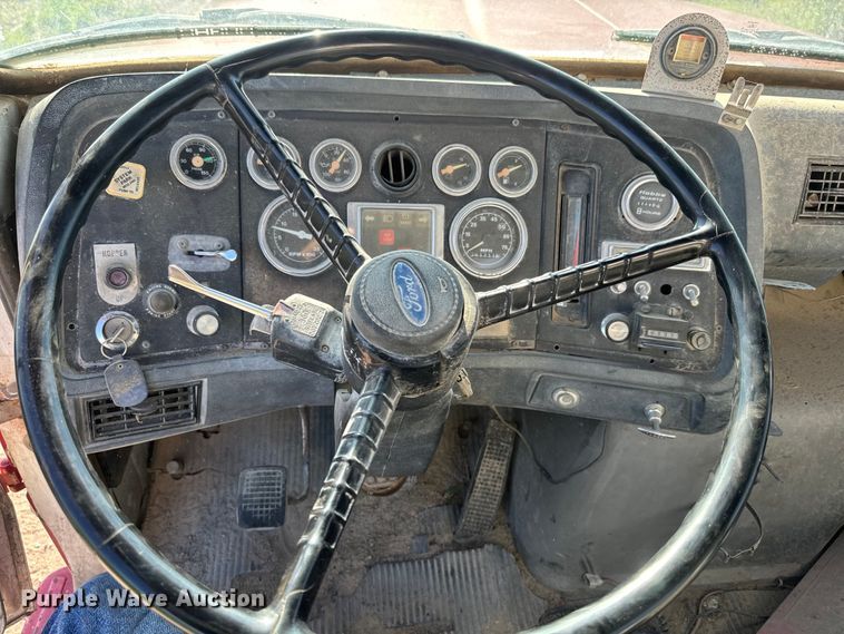 image for item DN3247 1989 Ford LT9000 ready mix truck
