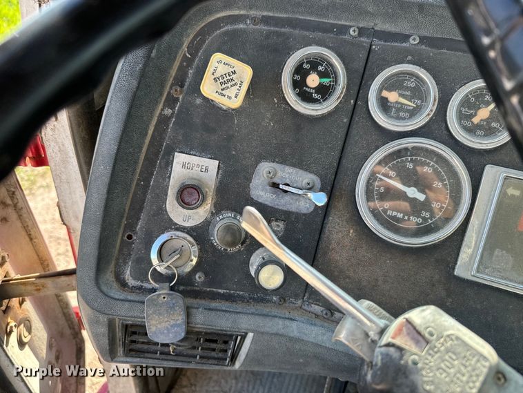 image for item DN3247 1989 Ford LT9000 ready mix truck