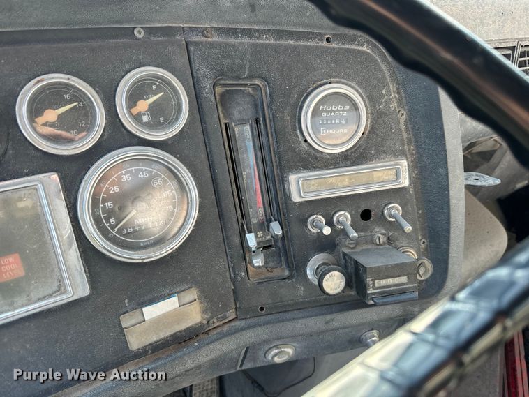 image for item DN3247 1989 Ford LT9000 ready mix truck