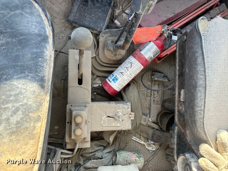 image for item DN3247 1989 Ford LT9000 ready mix truck