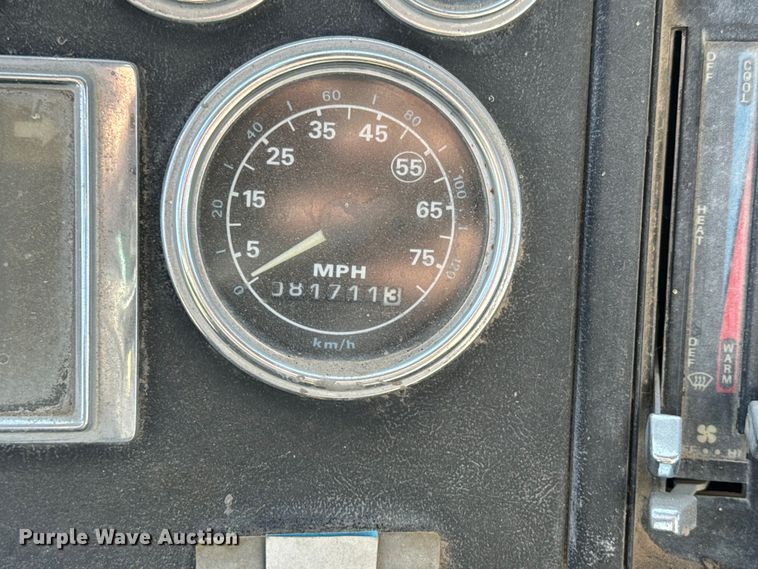 image for item DN3247 1989 Ford LT9000 ready mix truck
