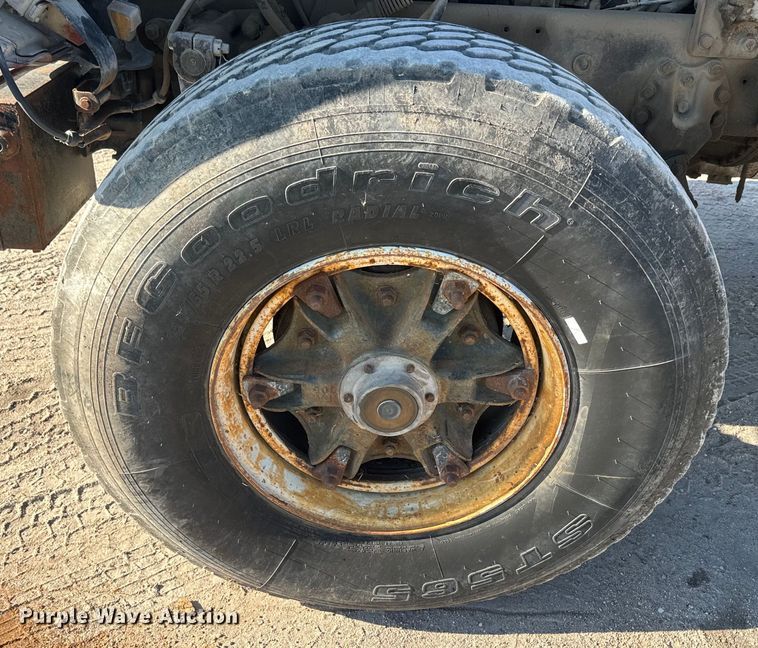 image for item DN3247 1989 Ford LT9000 ready mix truck