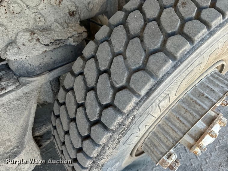 image for item DN3247 1989 Ford LT9000 ready mix truck