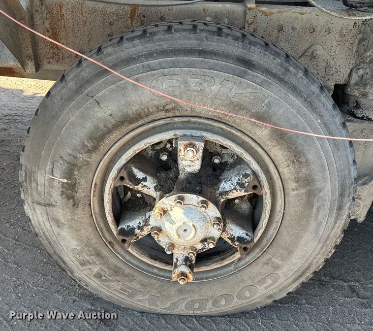 image for item DN3247 1989 Ford LT9000 ready mix truck