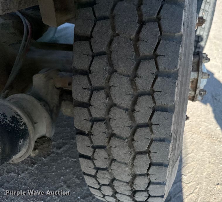image for item DN3247 1989 Ford LT9000 ready mix truck