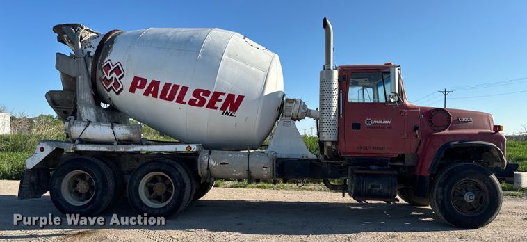 image for item DN3248 1995 Ford LT8000 ready mix truck
