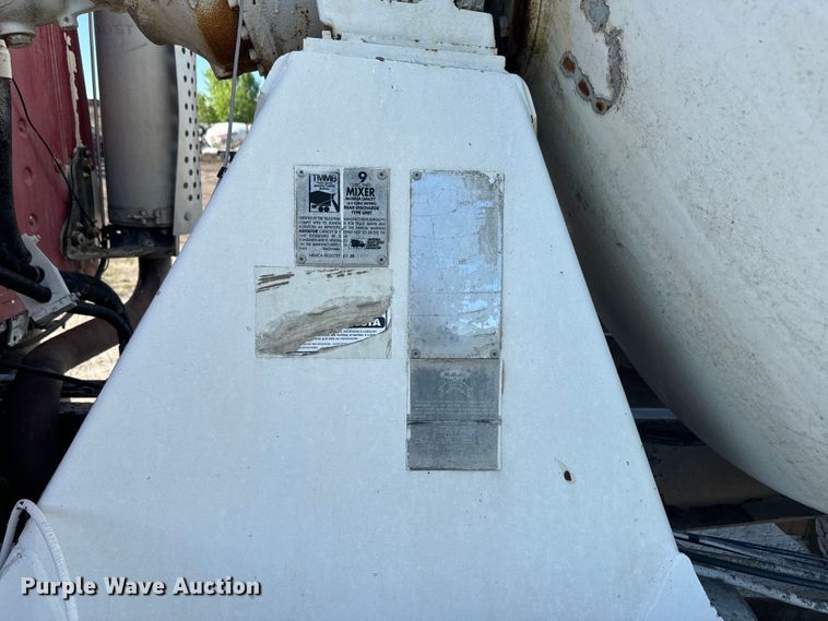 image for item DN3248 1995 Ford LT8000 ready mix truck