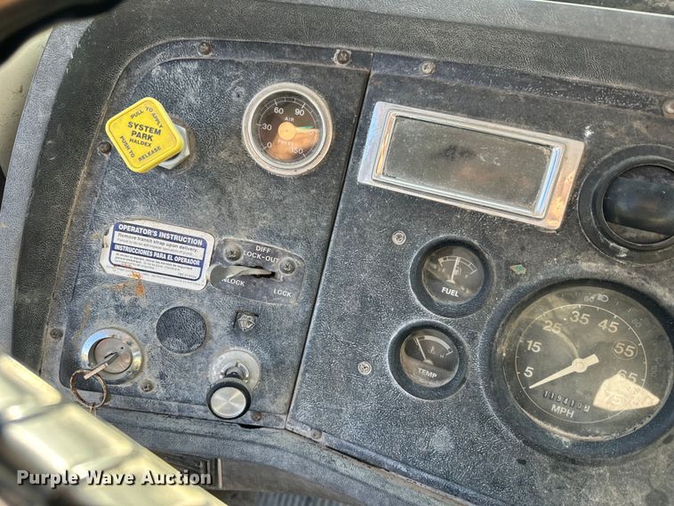 image for item DN3248 1995 Ford LT8000 ready mix truck