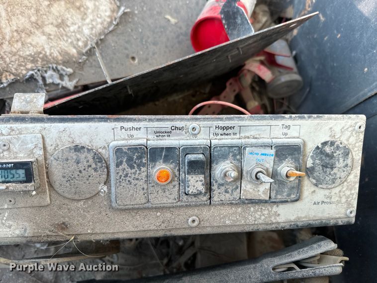 image for item DN3248 1995 Ford LT8000 ready mix truck