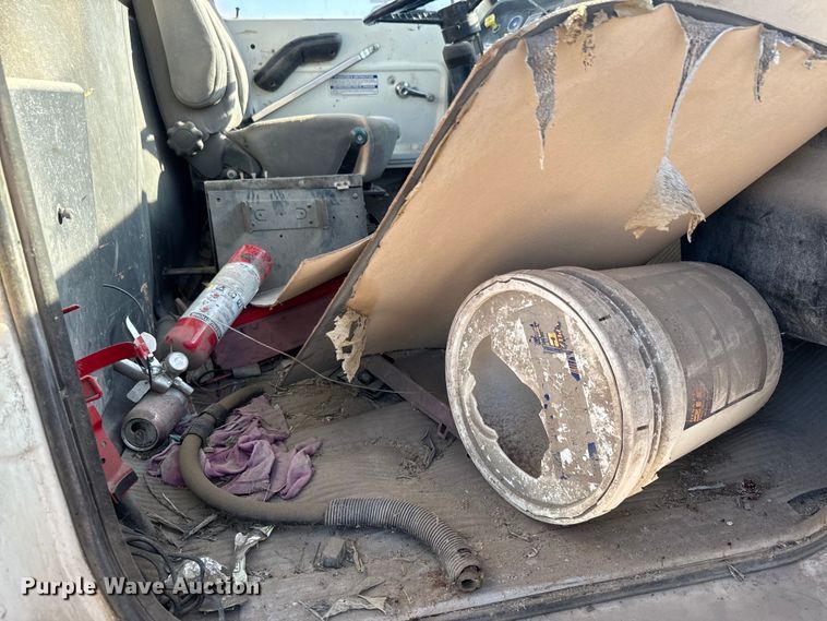 image for item DN3248 1995 Ford LT8000 ready mix truck