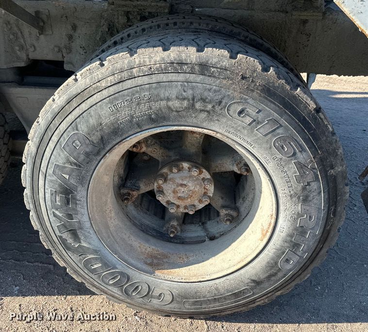 image for item DN3248 1995 Ford LT8000 ready mix truck