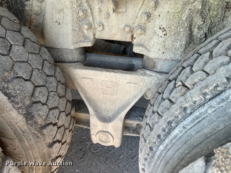 image for item DN3248 1995 Ford LT8000 ready mix truck