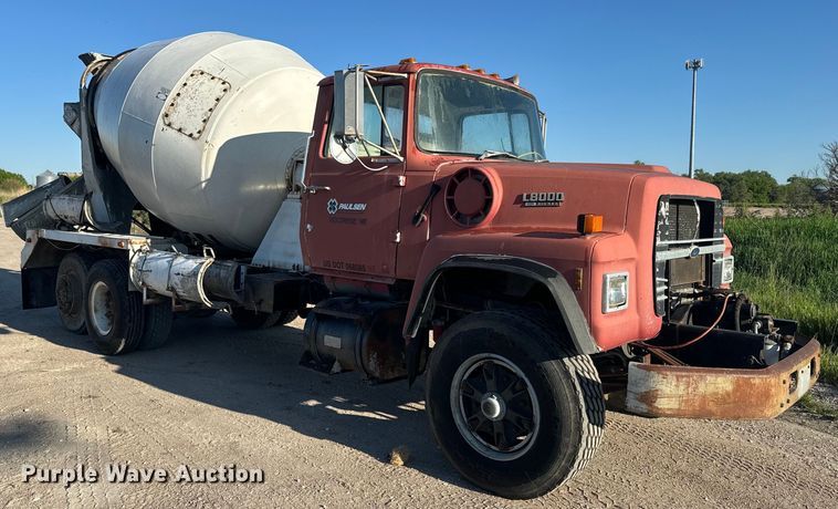 image for item DN3249 1989 Ford LT8000 ready mix truck