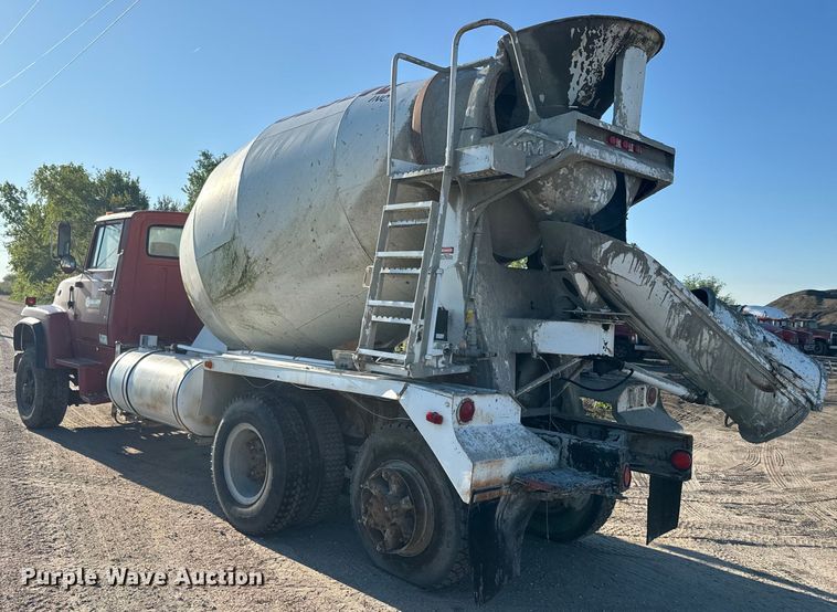 image for item DN3249 1989 Ford LT8000 ready mix truck