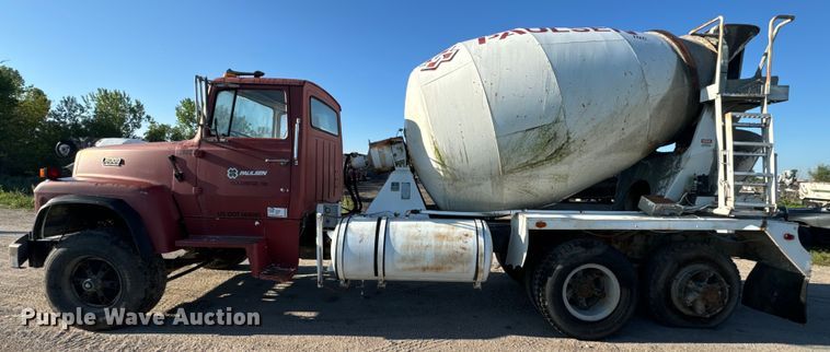 image for item DN3249 1989 Ford LT8000 ready mix truck