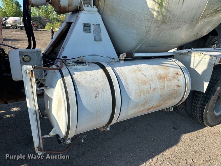 image for item DN3249 1989 Ford LT8000 ready mix truck