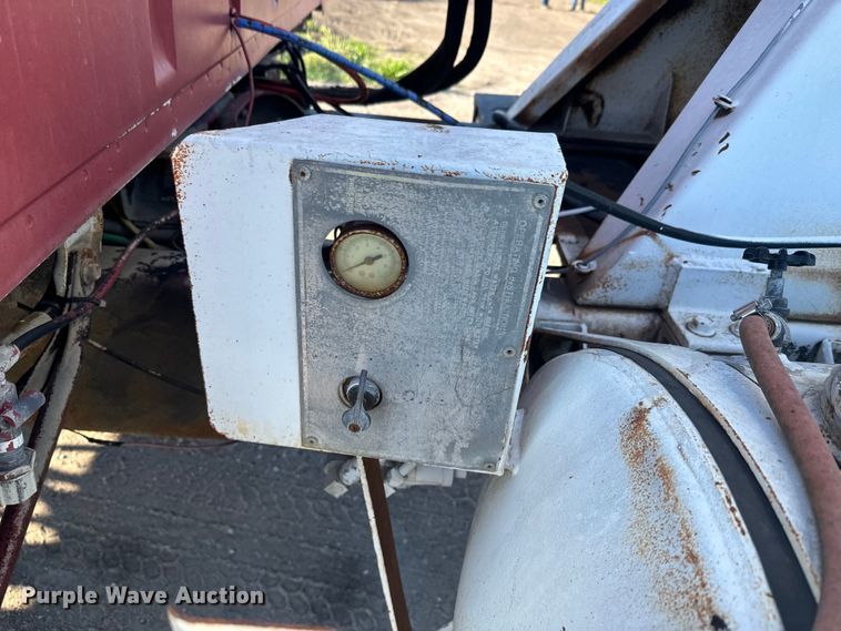 image for item DN3249 1989 Ford LT8000 ready mix truck