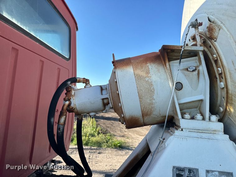 image for item DN3249 1989 Ford LT8000 ready mix truck