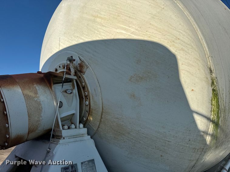 image for item DN3249 1989 Ford LT8000 ready mix truck