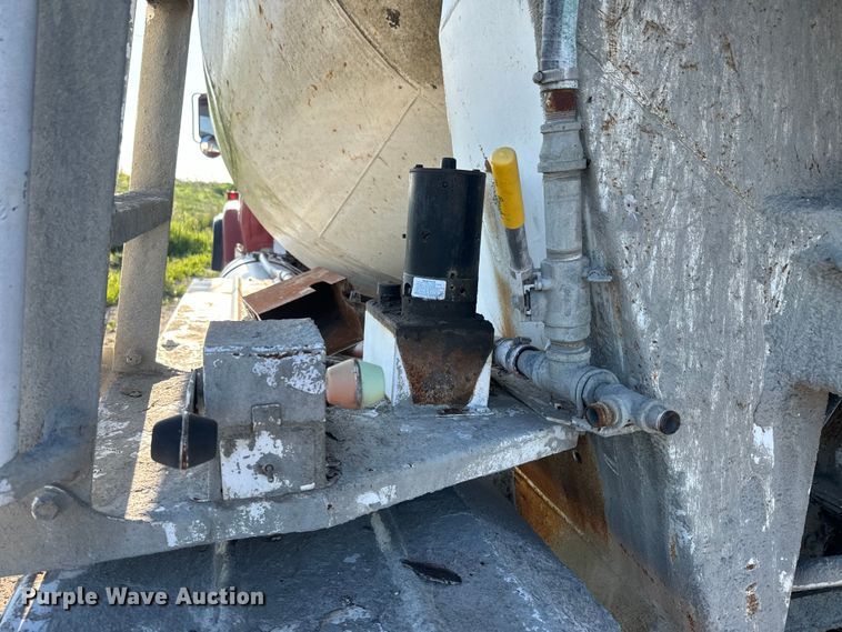 image for item DN3249 1989 Ford LT8000 ready mix truck