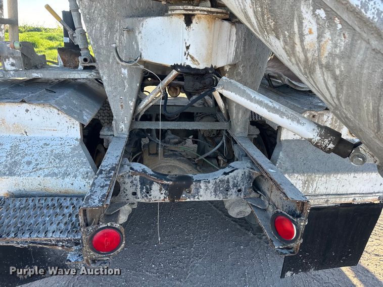 image for item DN3249 1989 Ford LT8000 ready mix truck