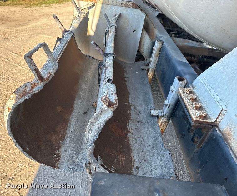 image for item DN3249 1989 Ford LT8000 ready mix truck