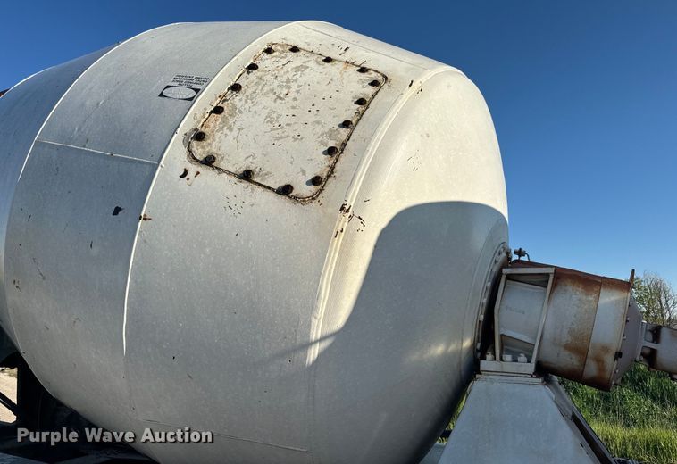 image for item DN3249 1989 Ford LT8000 ready mix truck