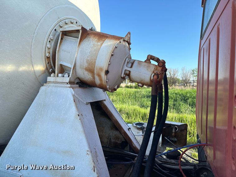 image for item DN3249 1989 Ford LT8000 ready mix truck