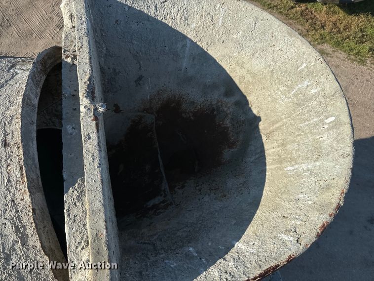 image for item DN3249 1989 Ford LT8000 ready mix truck