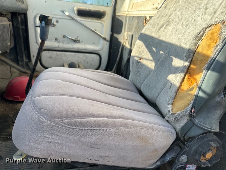 image for item DN3249 1989 Ford LT8000 ready mix truck