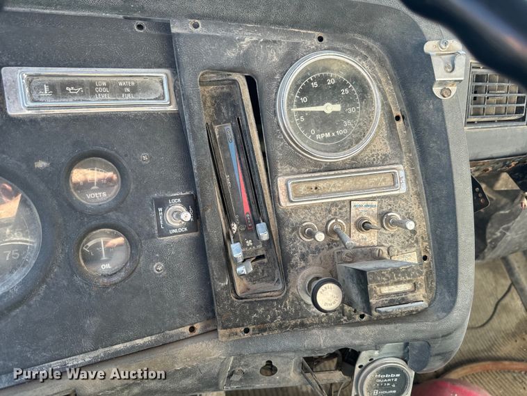 image for item DN3249 1989 Ford LT8000 ready mix truck