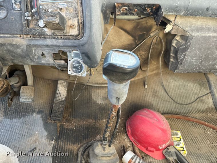 image for item DN3249 1989 Ford LT8000 ready mix truck