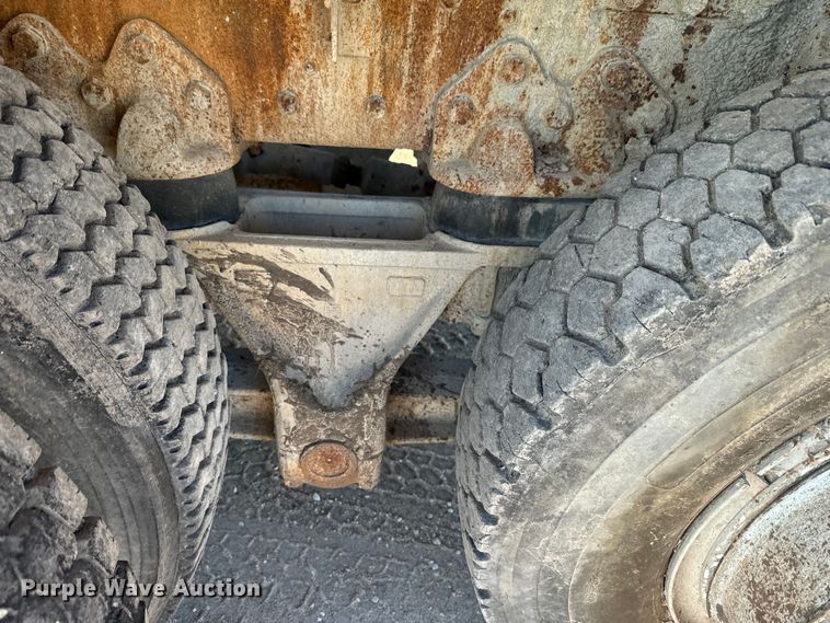 image for item DN3249 1989 Ford LT8000 ready mix truck