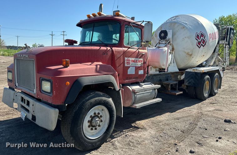 image for item DN3250 1995 Mack RD690S ready mix truck
