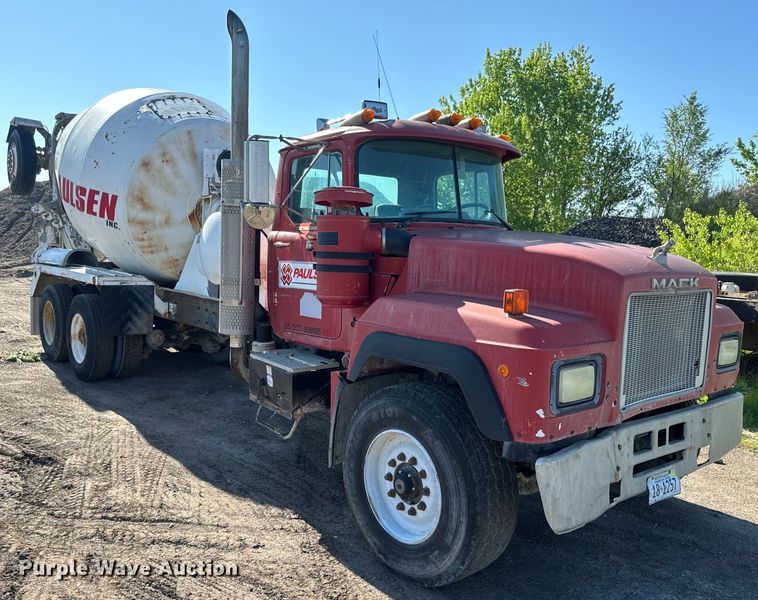 image for item DN3250 1995 Mack RD690S ready mix truck