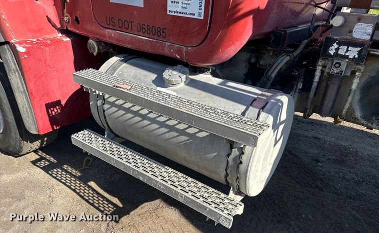 image for item DN3250 1995 Mack RD690S ready mix truck