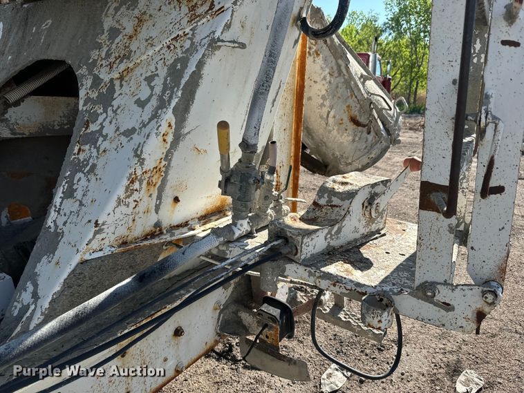 image for item DN3250 1995 Mack RD690S ready mix truck