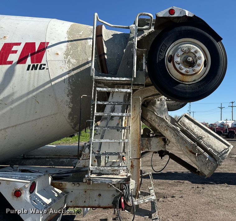 image for item DN3250 1995 Mack RD690S ready mix truck