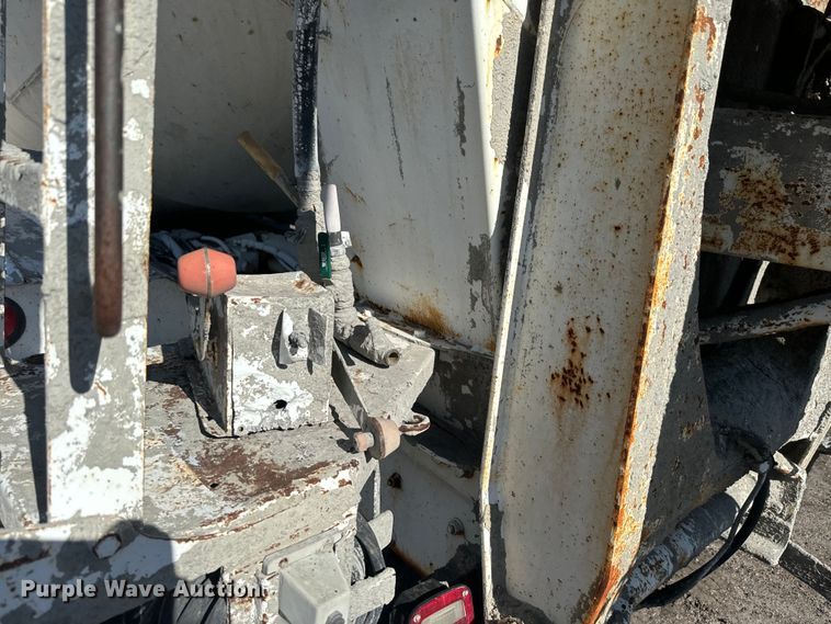 image for item DN3250 1995 Mack RD690S ready mix truck