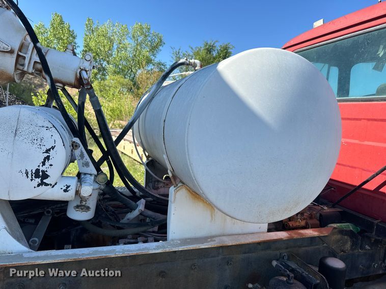 image for item DN3250 1995 Mack RD690S ready mix truck
